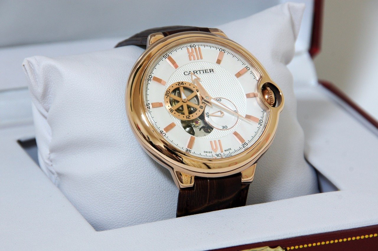 The Intricacies of Cartier Watches for Men Prices and the Stories They Tell