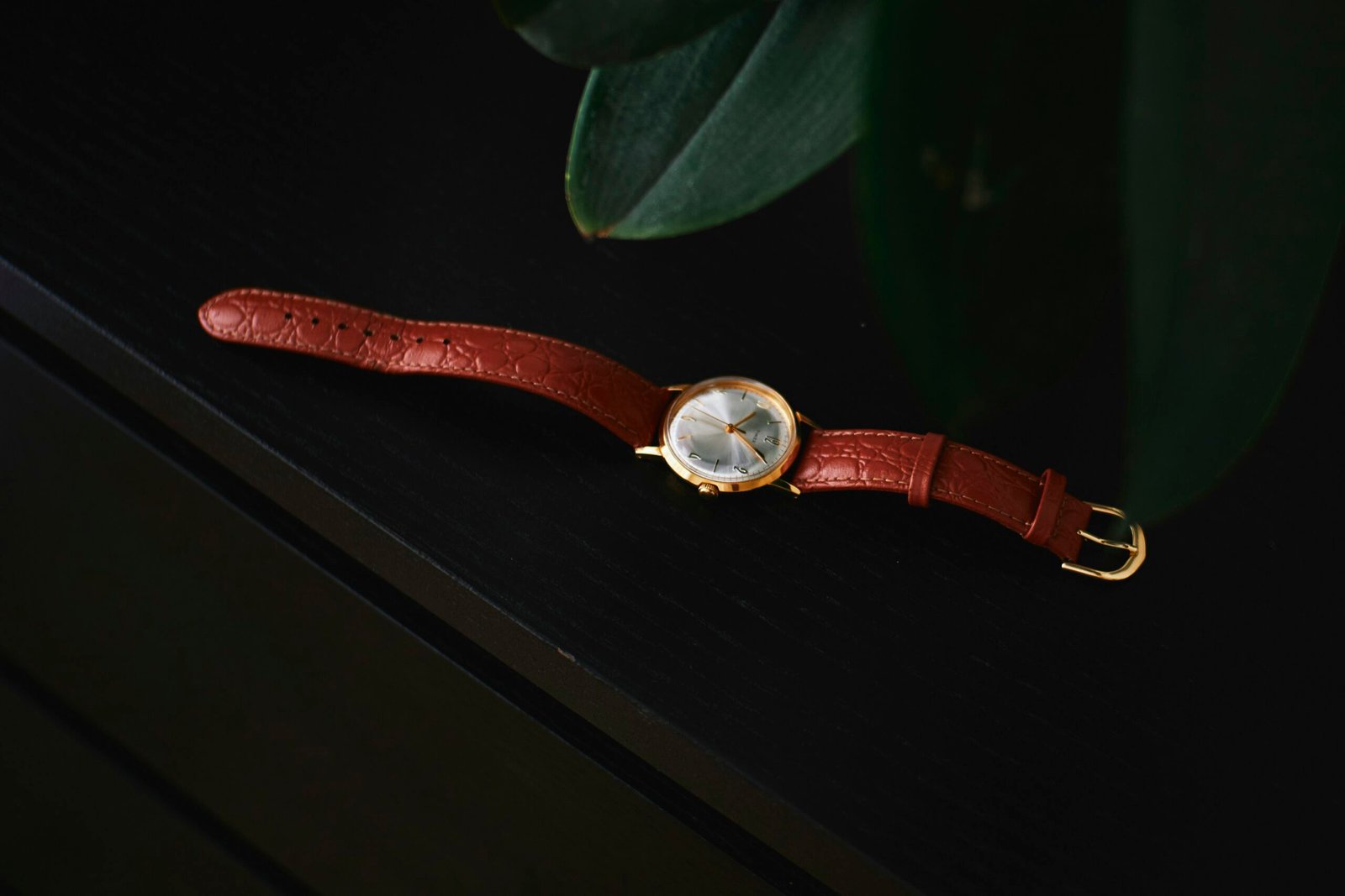 The Subtle Elegance of Brown Leather Watches for Men The Subtle Elegance of Brown Leather Watches for Men